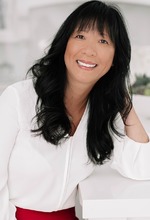 Photo of Julie Lapasota